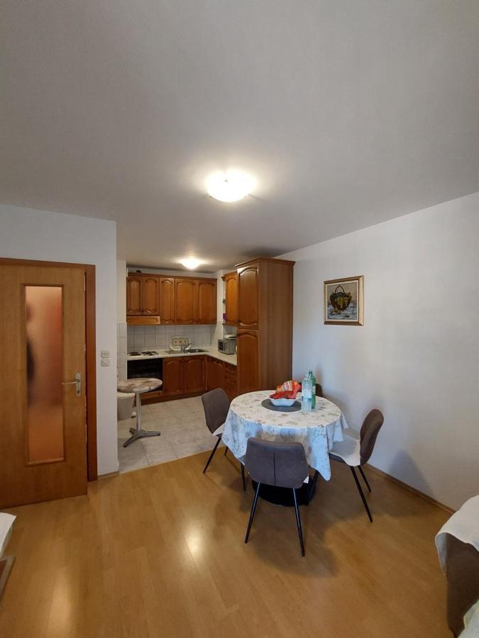 Apartman Mira Makarska Zewnętrze zdjęcie