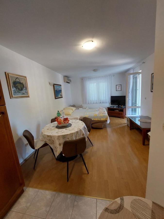 Apartman Mira Makarska Zewnętrze zdjęcie